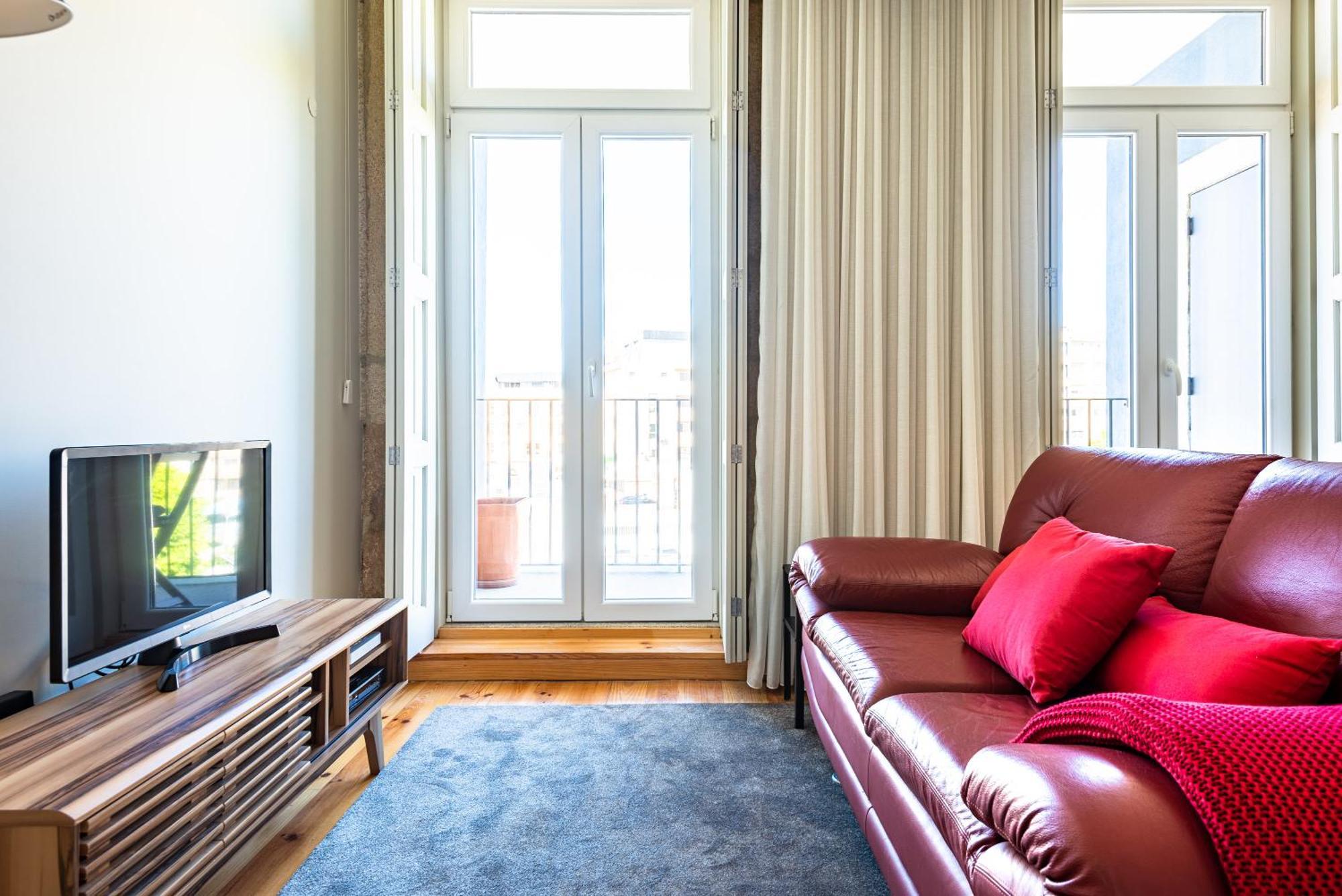 Light-filled Bonjardim Apartment Porto